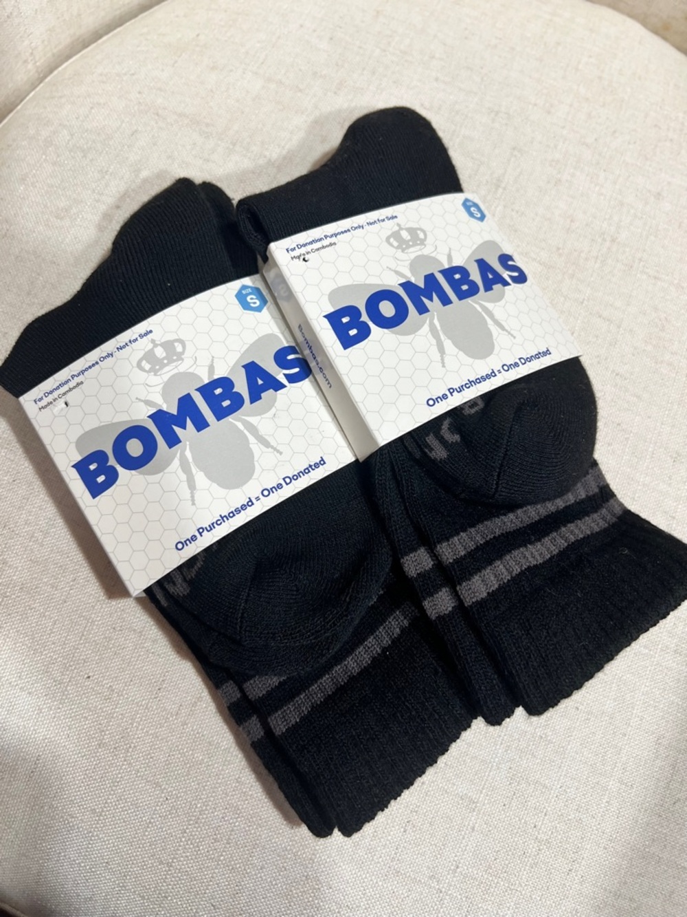 Bombas Black Crew Socks with Gray Stripes Woman’s Small Lot of 2 pairs - Picture 5 of 5